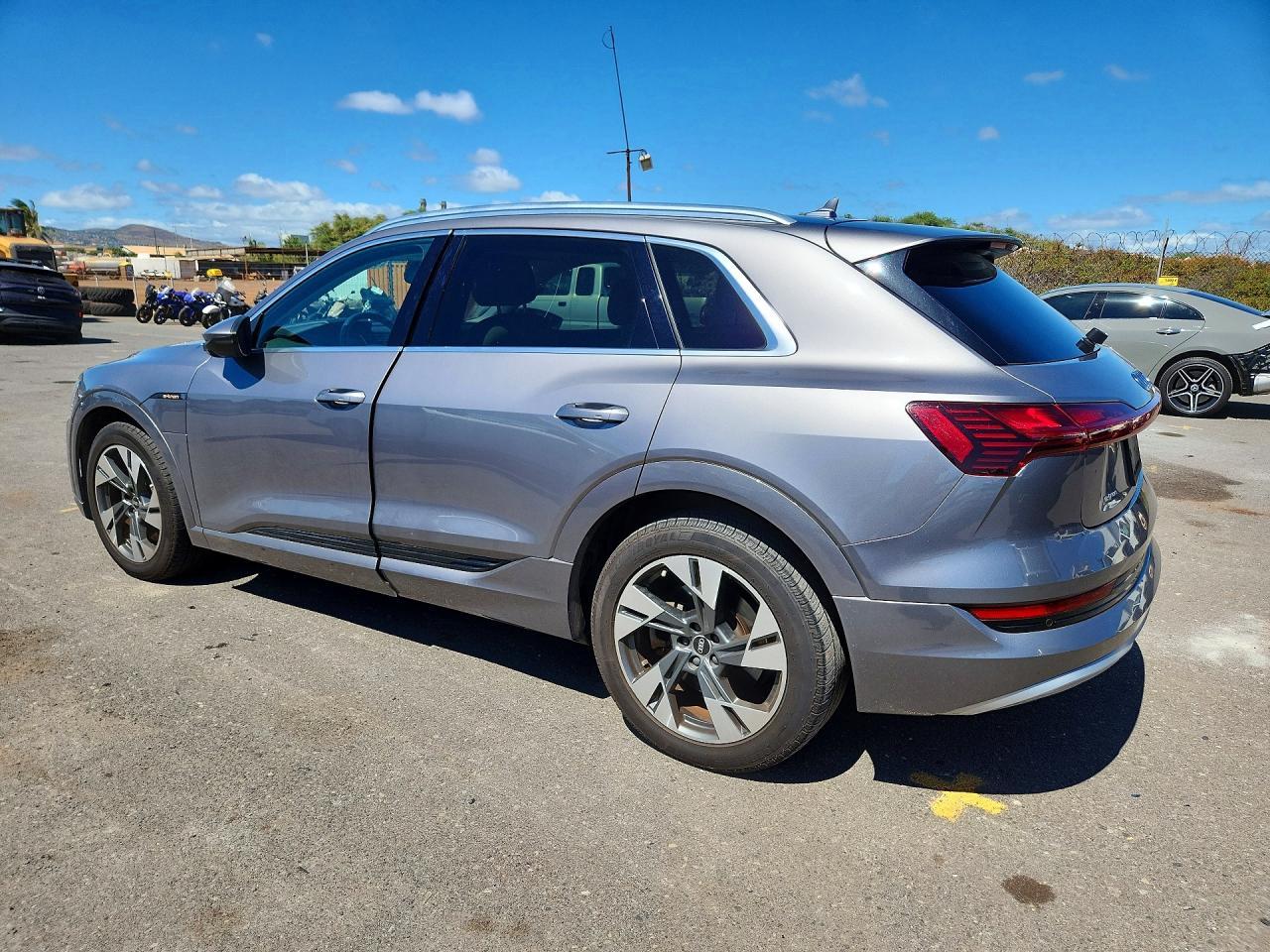 2022 Audi E-Tron Premium - zdjęcie 2