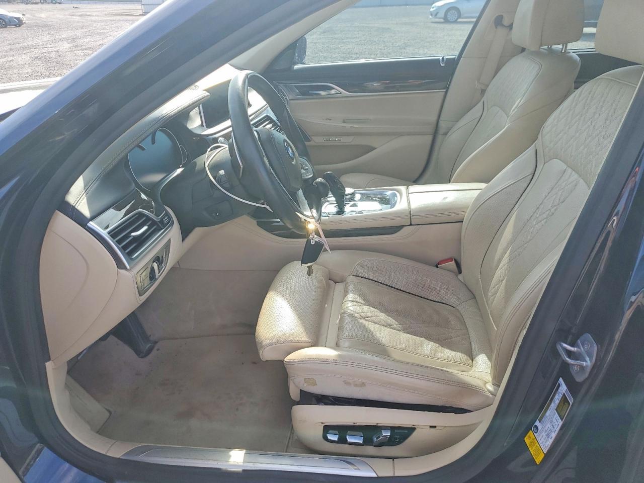 2016 BMW 740 I - zdjęcie 7