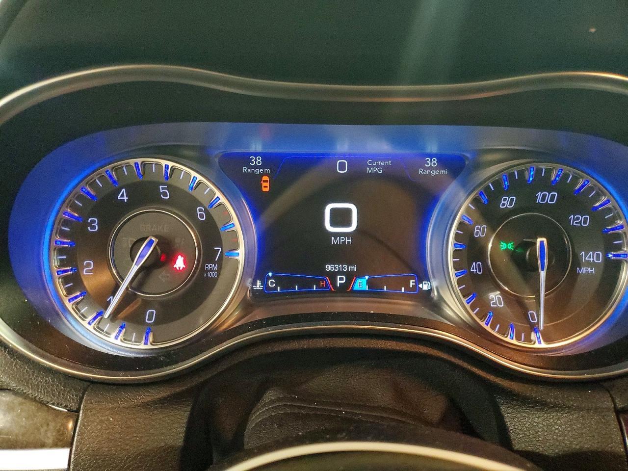 2017 Chrysler 300C - zdjęcie 9