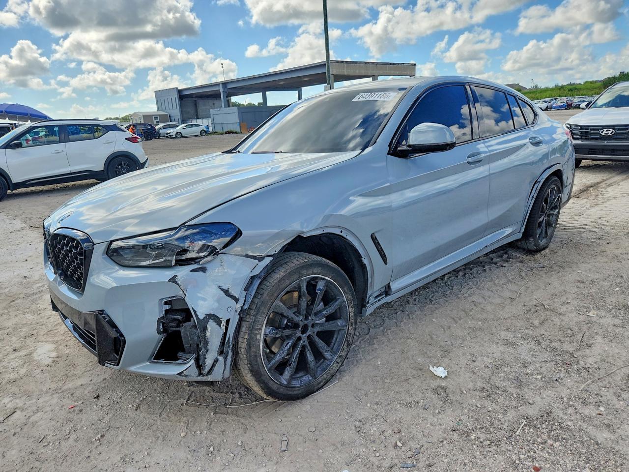 2025 BMW X4 xDrive30I - zdjęcie główne