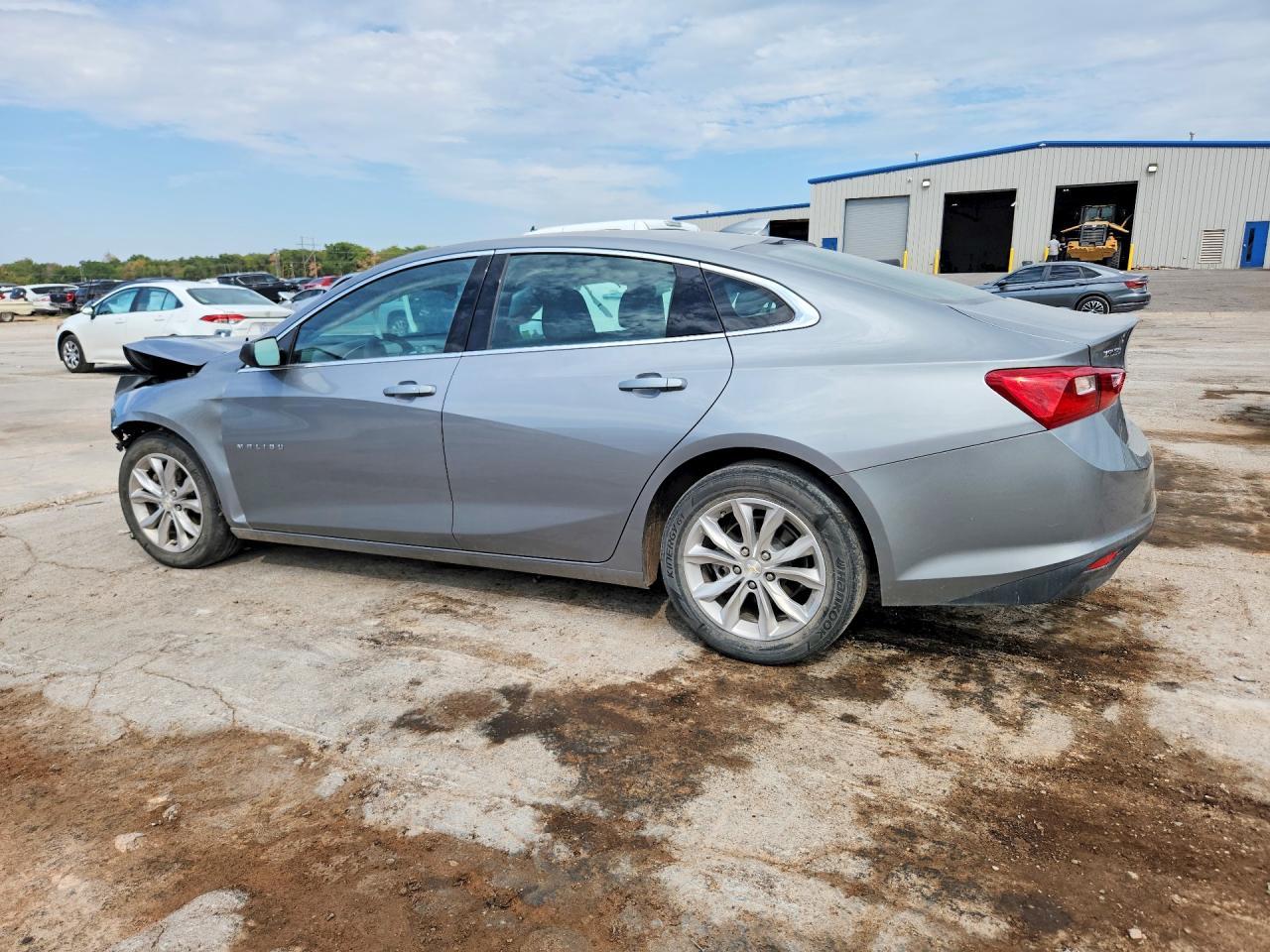 2023 Chevrolet Malibu Lt - zdjęcie 2