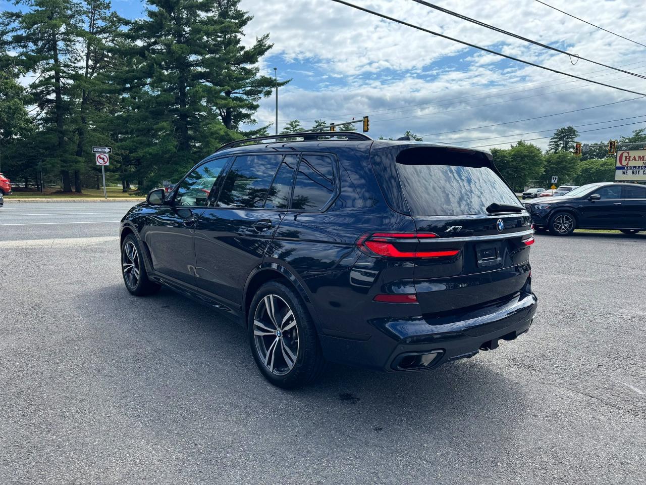 2024 BMW X7 xDrive40I - zdjęcie 4