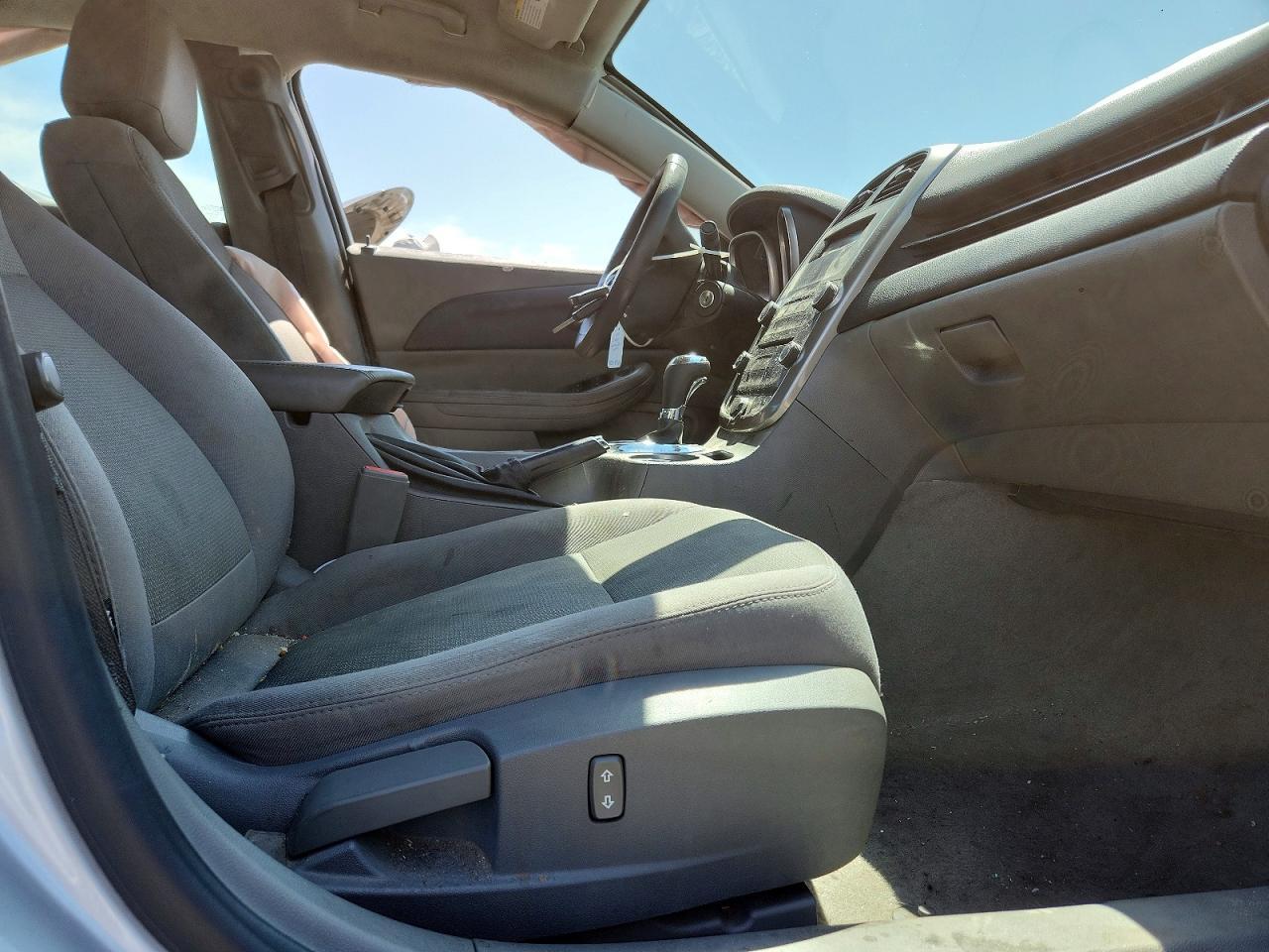 2014 Chevrolet Malibu Ls - zdjęcie 7