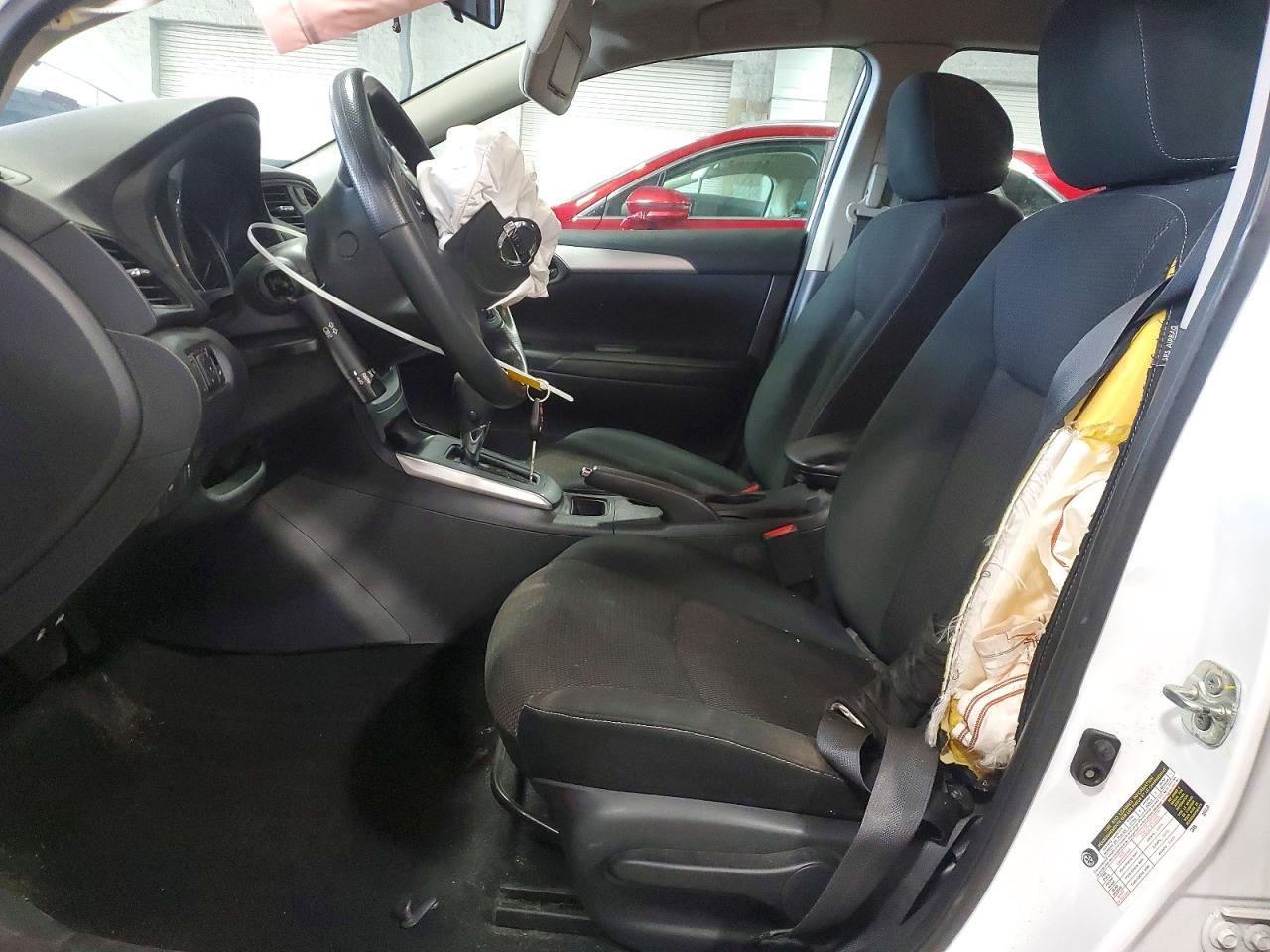 2019 Nissan Sentra S - zdjęcie 7
