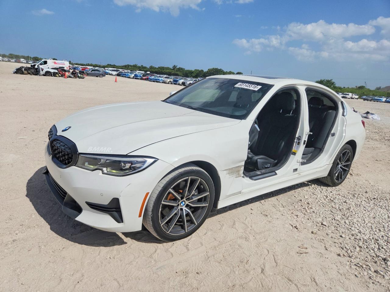 2020 BMW Seria 3 330i - zdjęcie główne