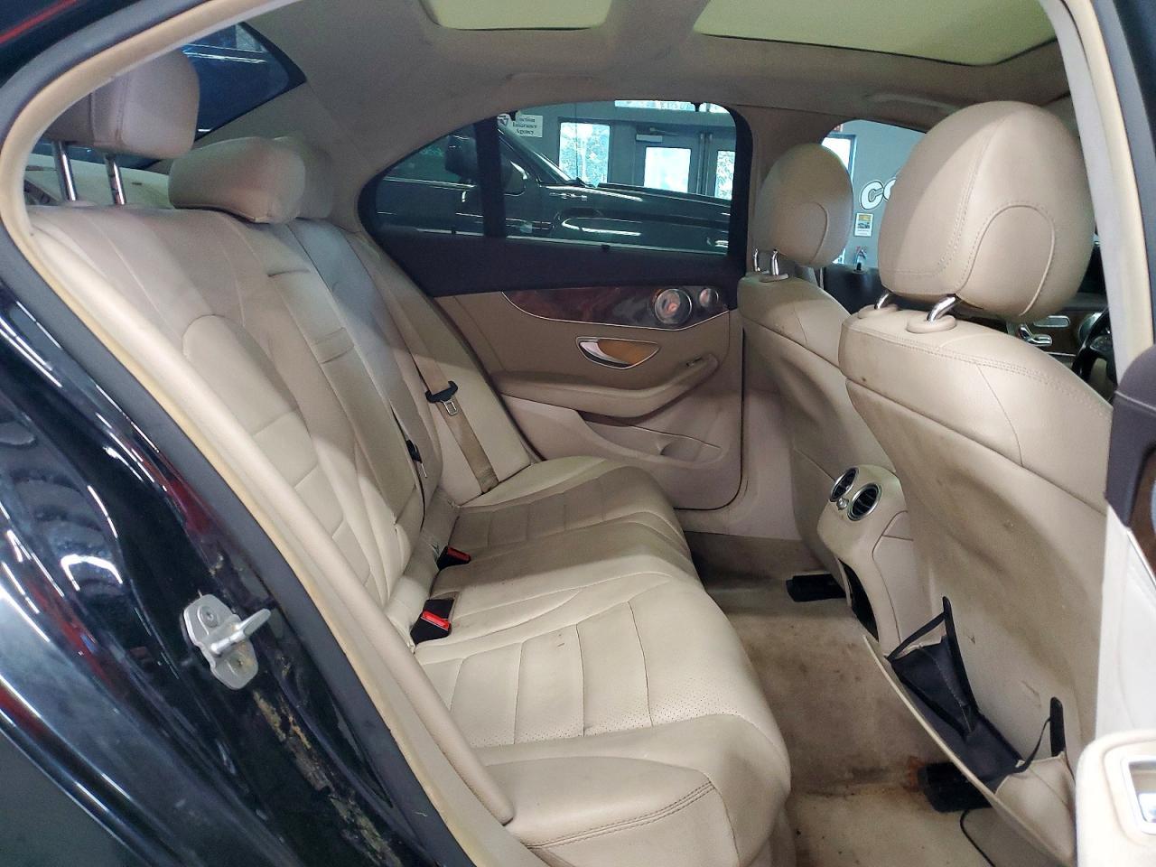 2015 Mercedes-Benz C 300 4Matic - zdjęcie 10