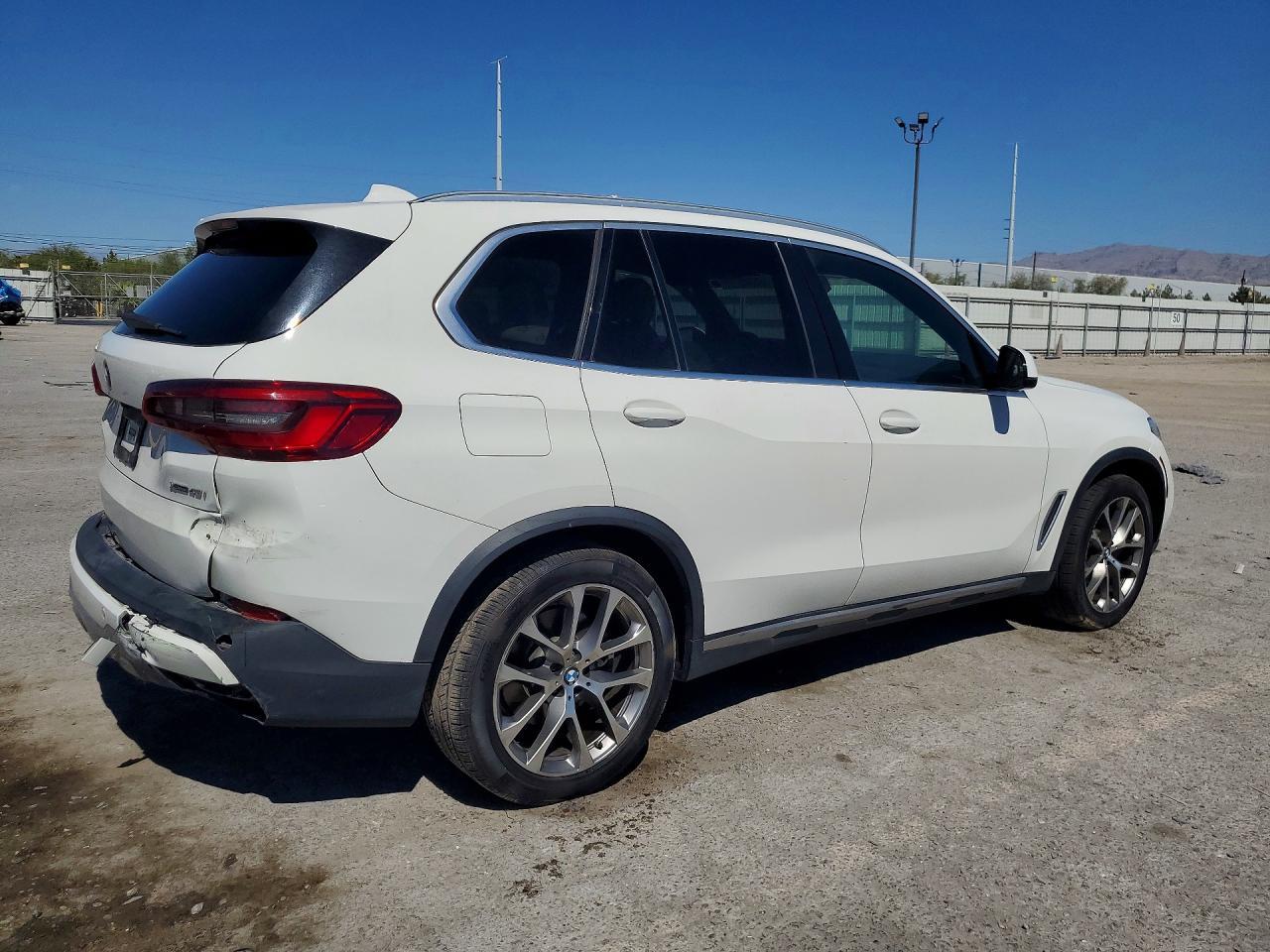 2019 BMW X5 xDrive40I - zdjęcie 3