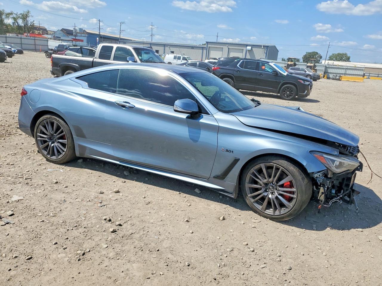 2017 Infiniti Q60 Red Sport 400 - zdjęcie 4