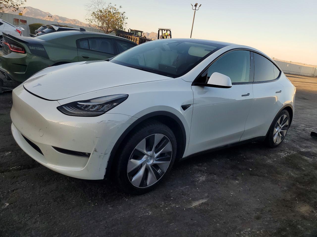 2021 Tesla Model Y - zdjęcie główne
