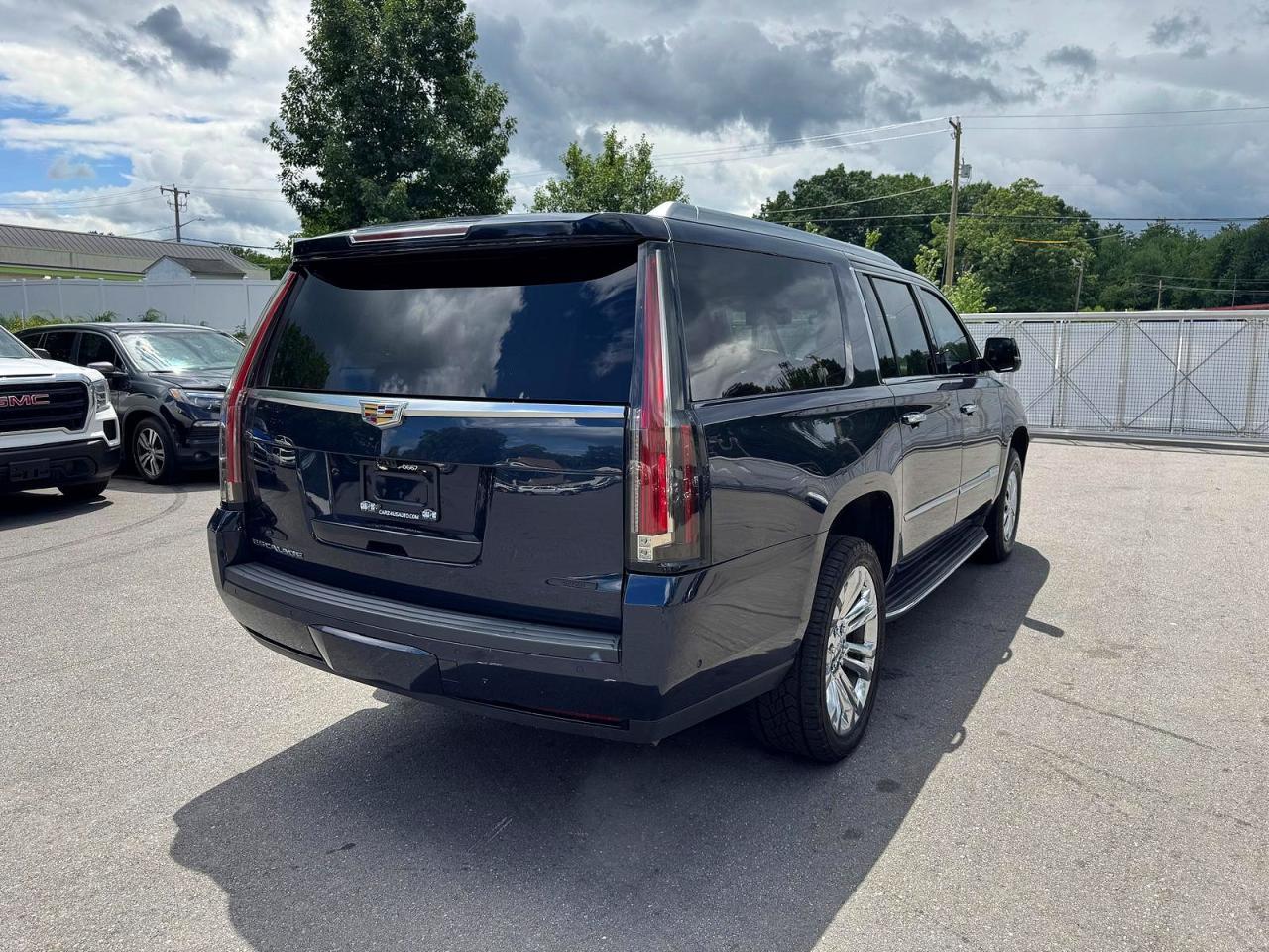 2019 Cadillac Escalade Esv Luxury - zdjęcie 3