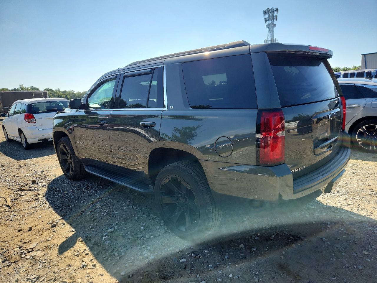 2019 Chevrolet Tahoe K1500 Lt - zdjęcie 2