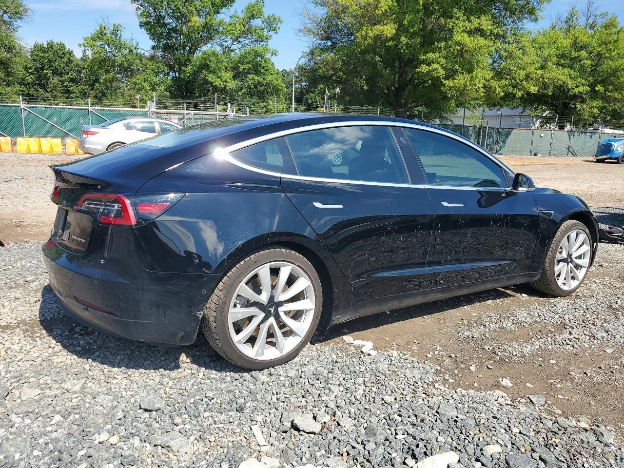 2018 Tesla Model 3 - zdjęcie 3