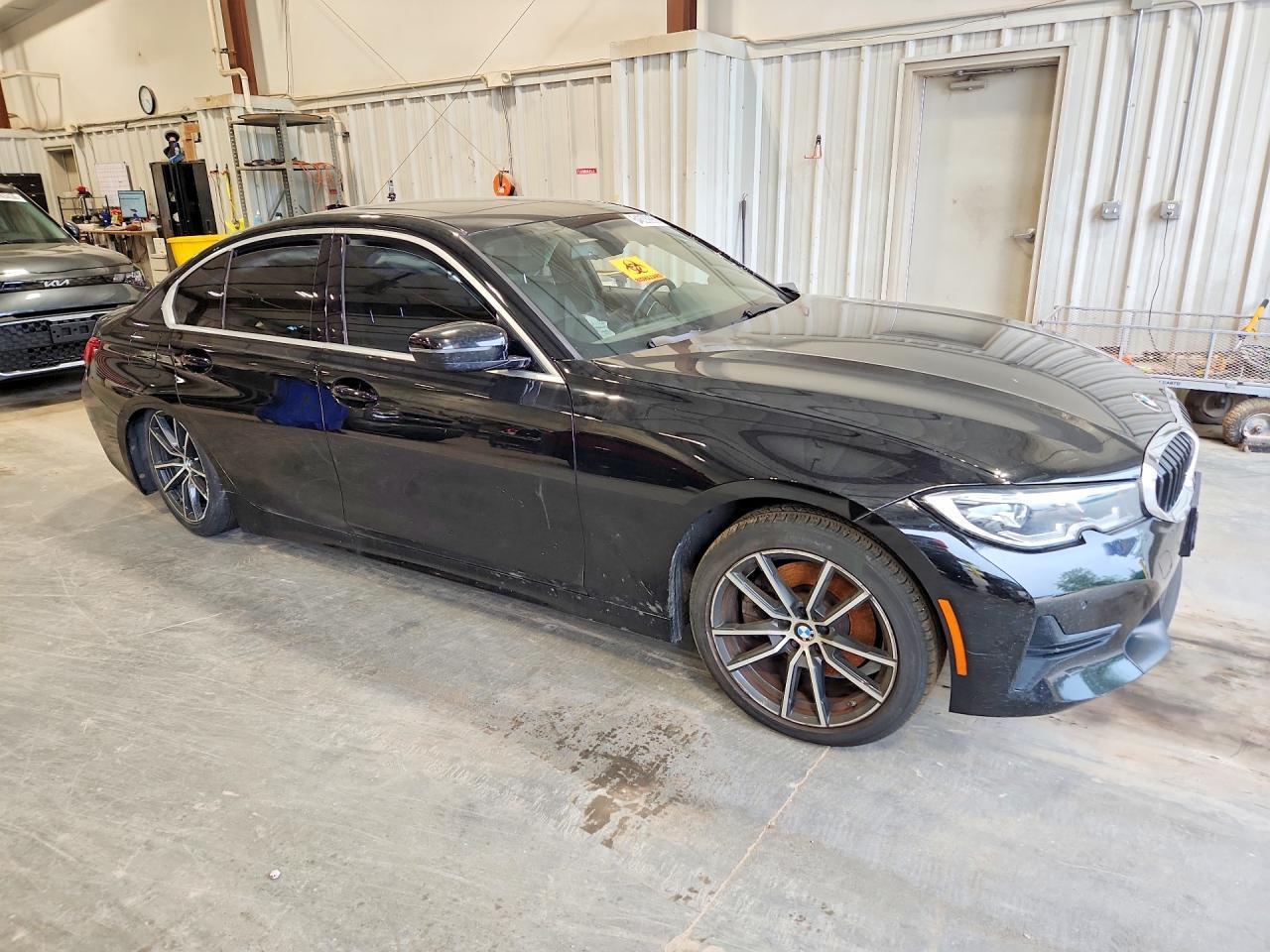 2020 BMW Seria 3 330i - zdjęcie 4