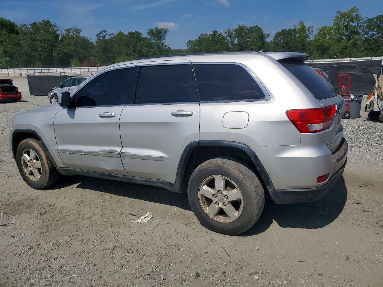 2013 Jeep Grand Cherokee Laredo - zdjęcie 2