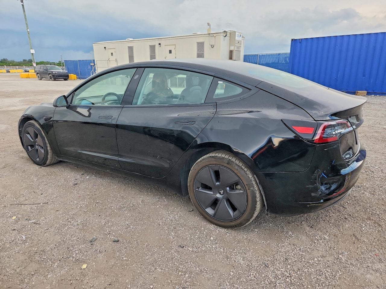 2023 Tesla Model 3 - zdjęcie 2