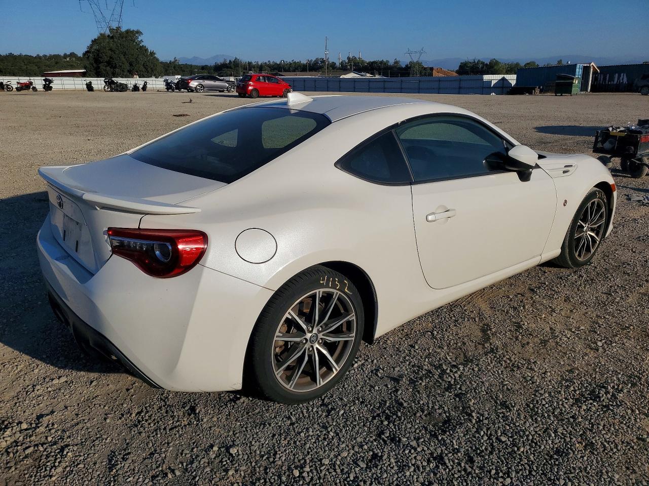 2017 Toyota 86 Base - zdjęcie 3