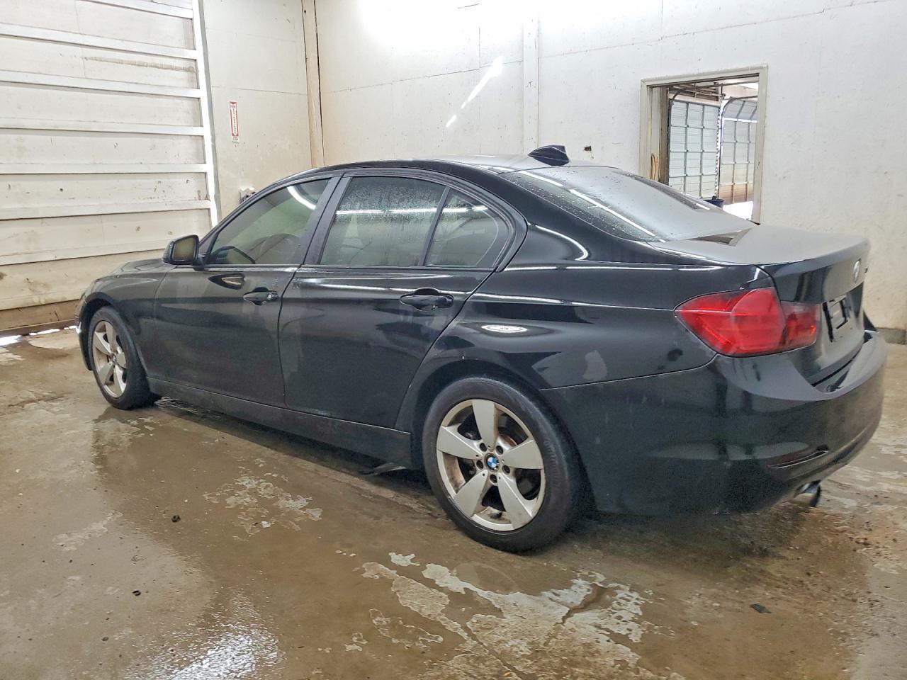 2014 BMW 320 I - zdjęcie 2