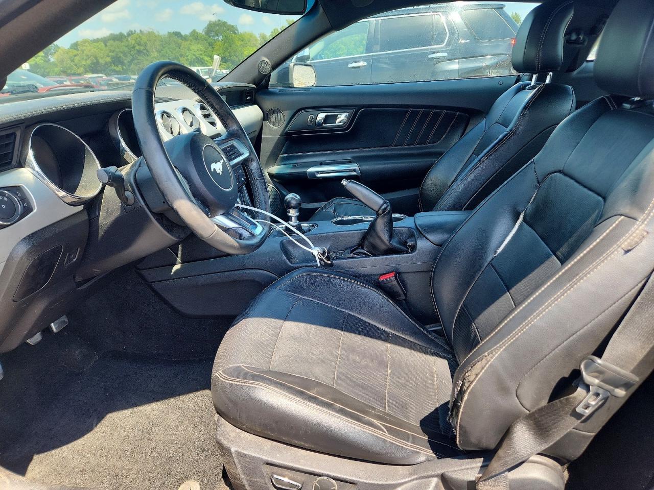 2017 Ford Mustang - zdjęcie 7