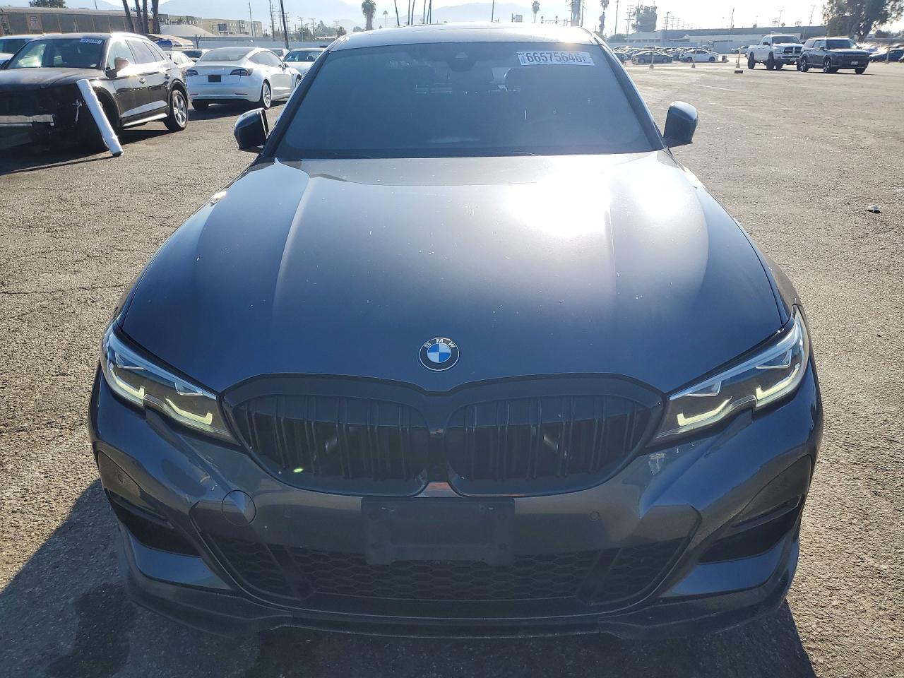 2019 BMW Seria 3 330i - zdjęcie 5
