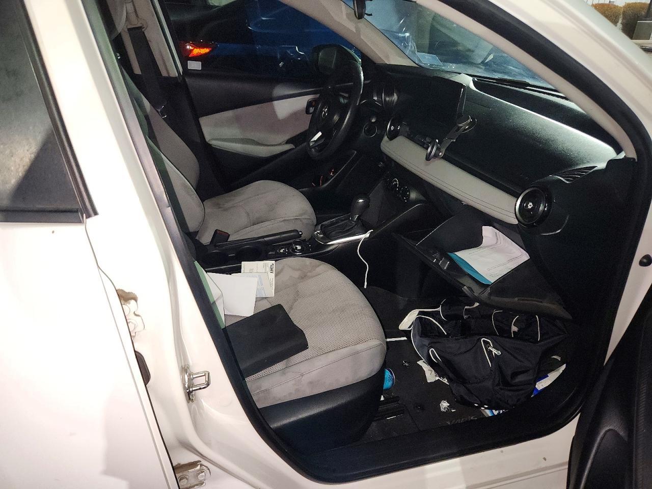 2019 Toyota Yaris Le - zdjęcie 13