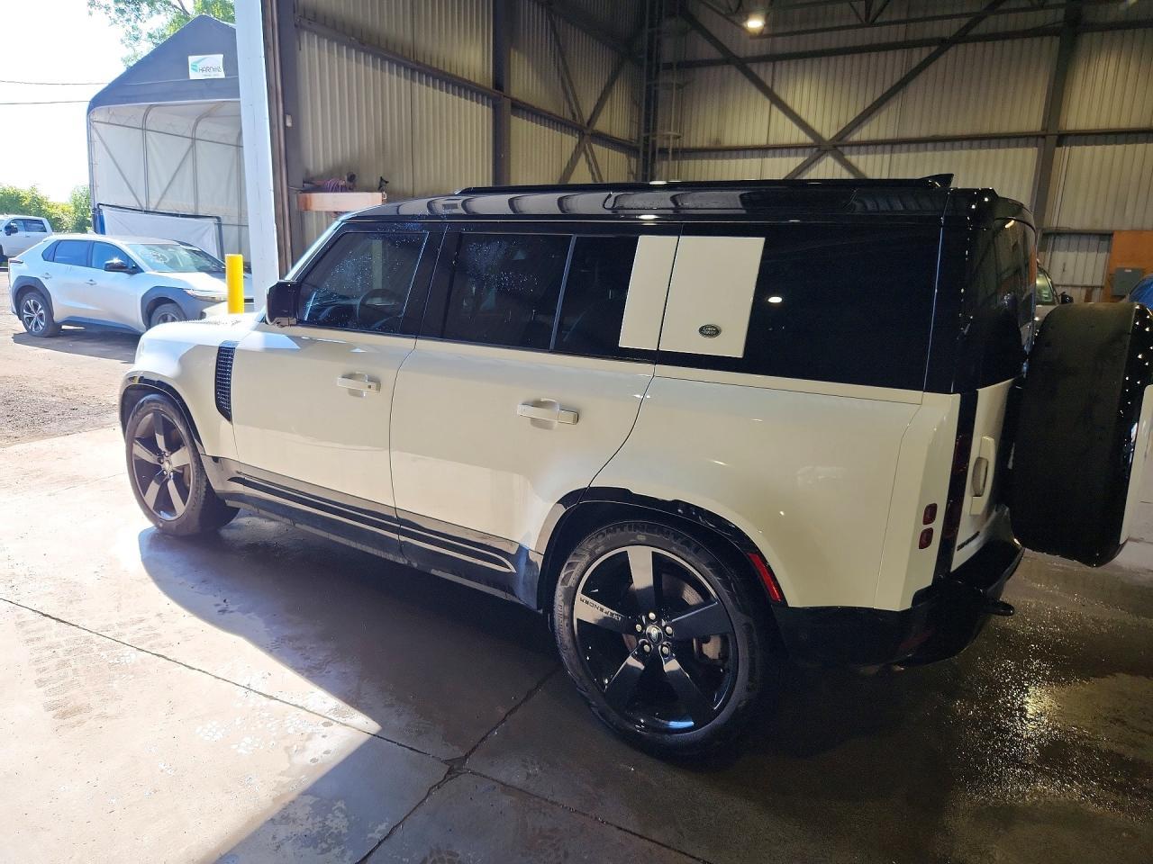 2024 Land Rover Defender 110 X-Dynamic Se - zdjęcie 2