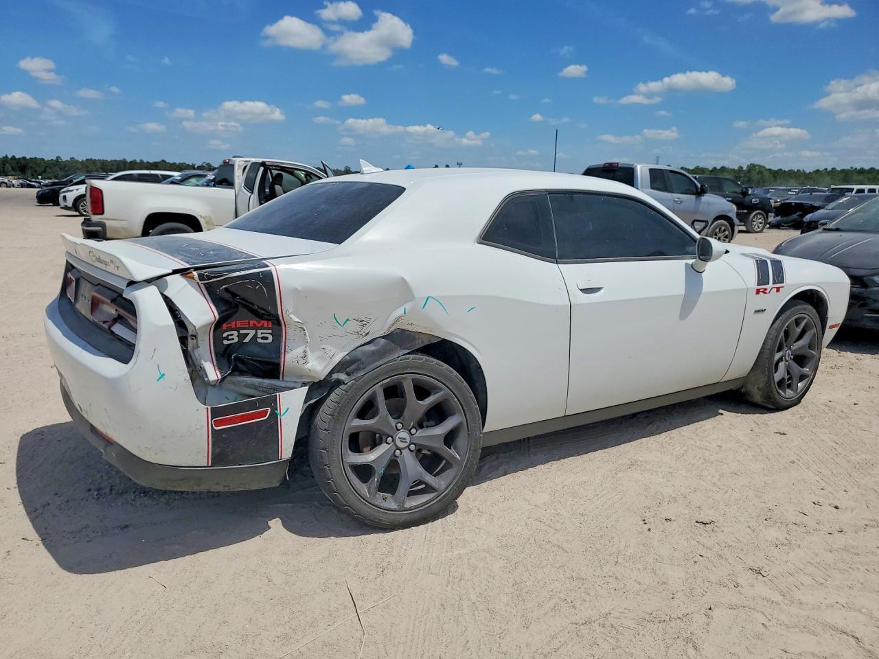 2016 Dodge Challenger R/T - zdjęcie 3