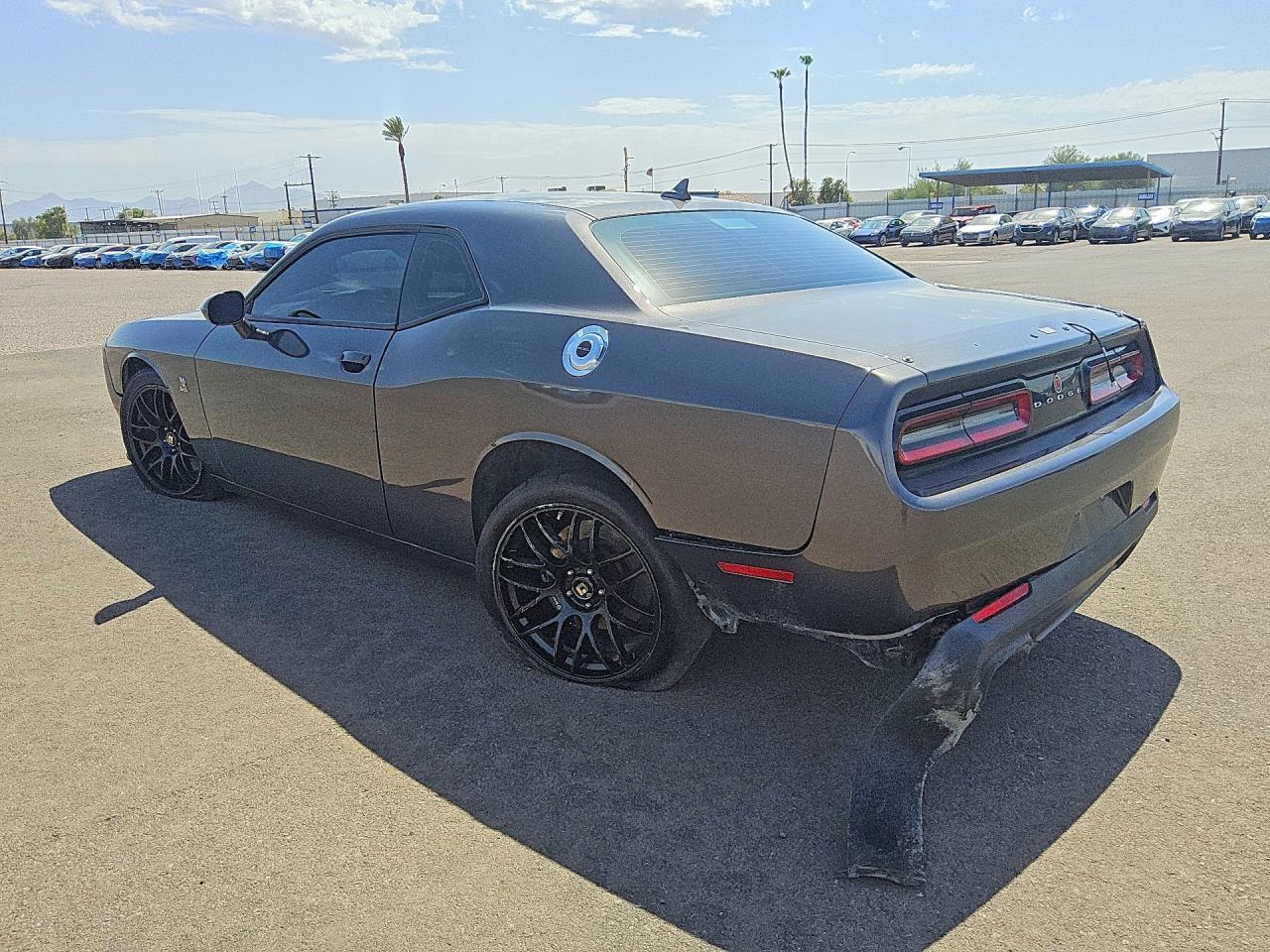 2016 Dodge Challenger R/T Scat Pack - zdjęcie 2