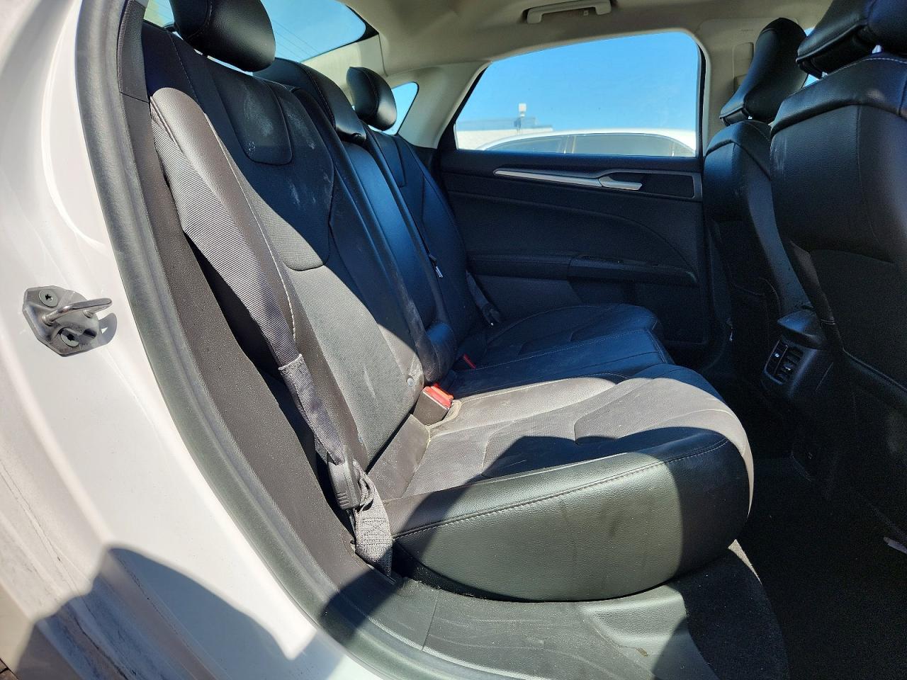 2016 Ford Fusion Titanium Hev - zdjęcie 10
