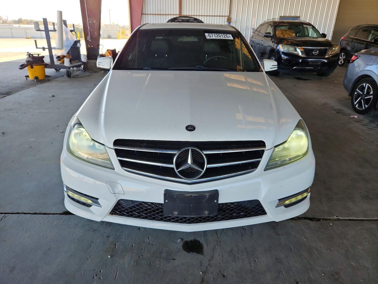 2014 Mercedes-Benz C 250 - zdjęcie 5