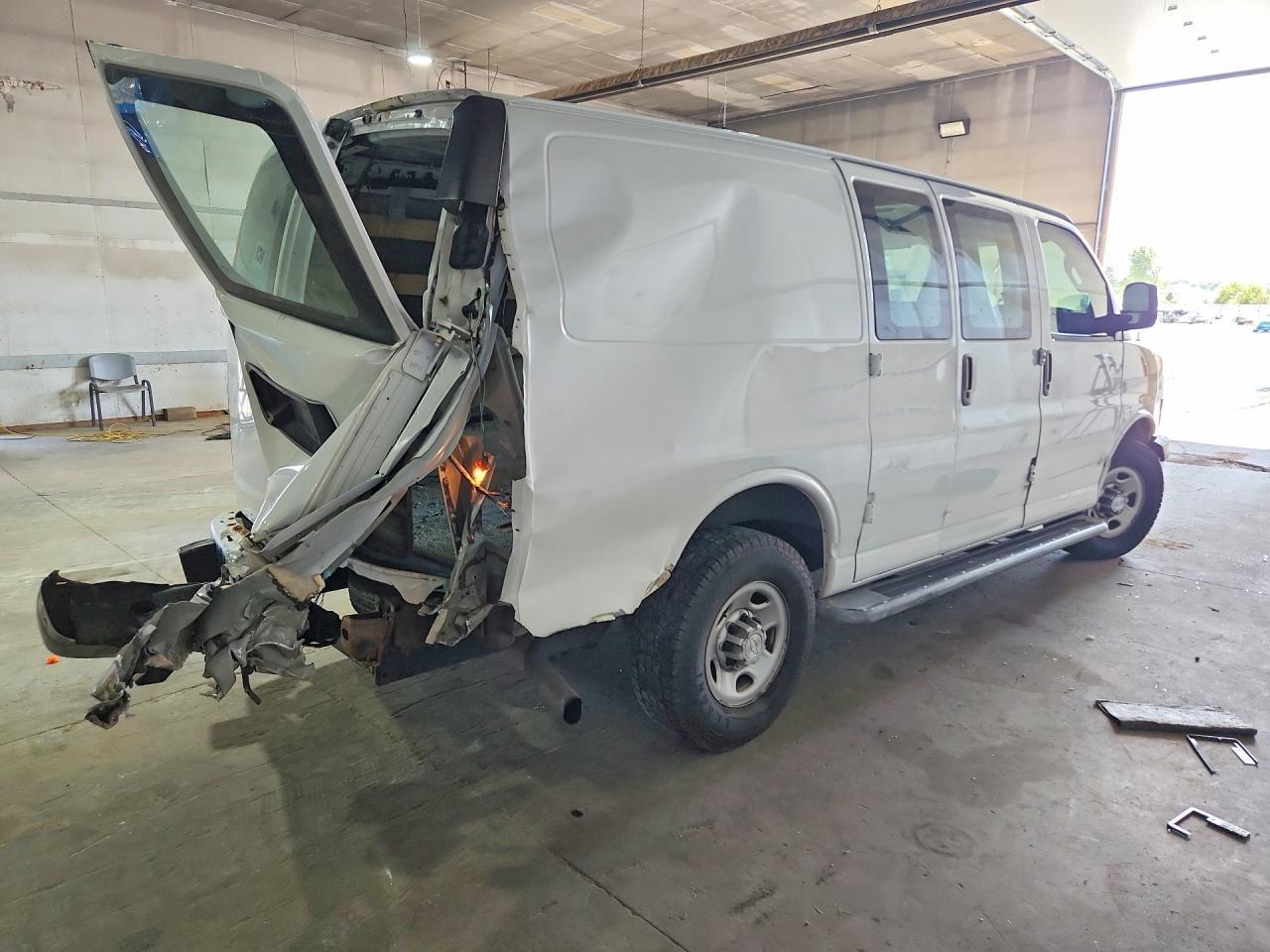 2018 Chevrolet Express G2500 - zdjęcie 3