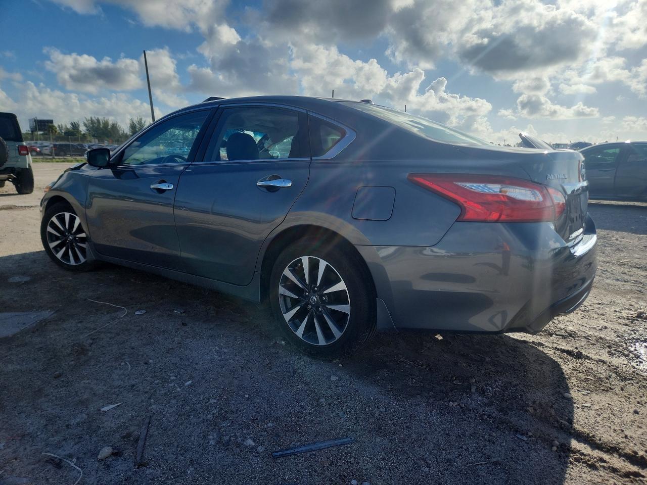 2017 Nissan Altima 2.5 Sl - zdjęcie 2