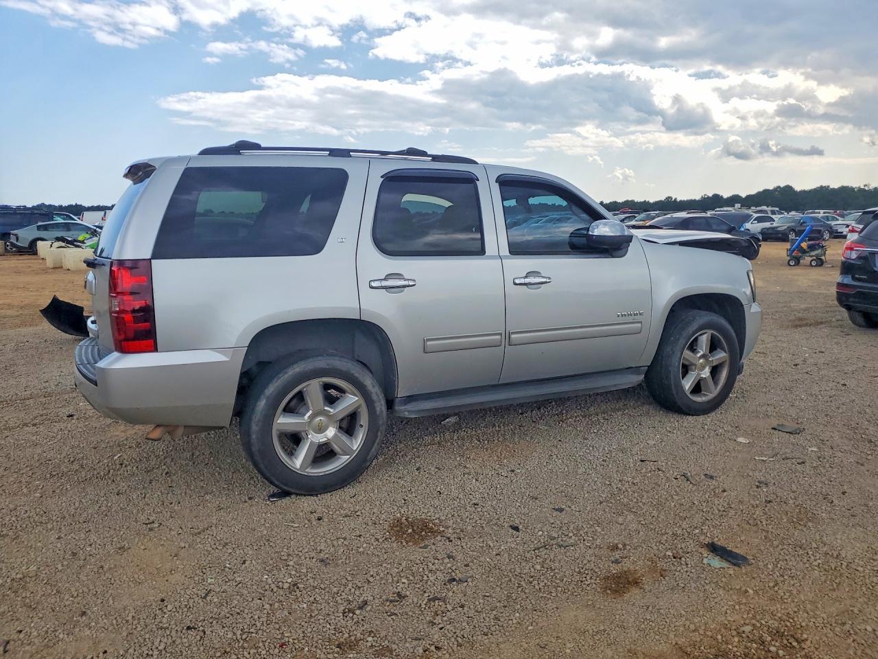 2013 Chevrolet Tahoe C1500 Lt - zdjęcie 3