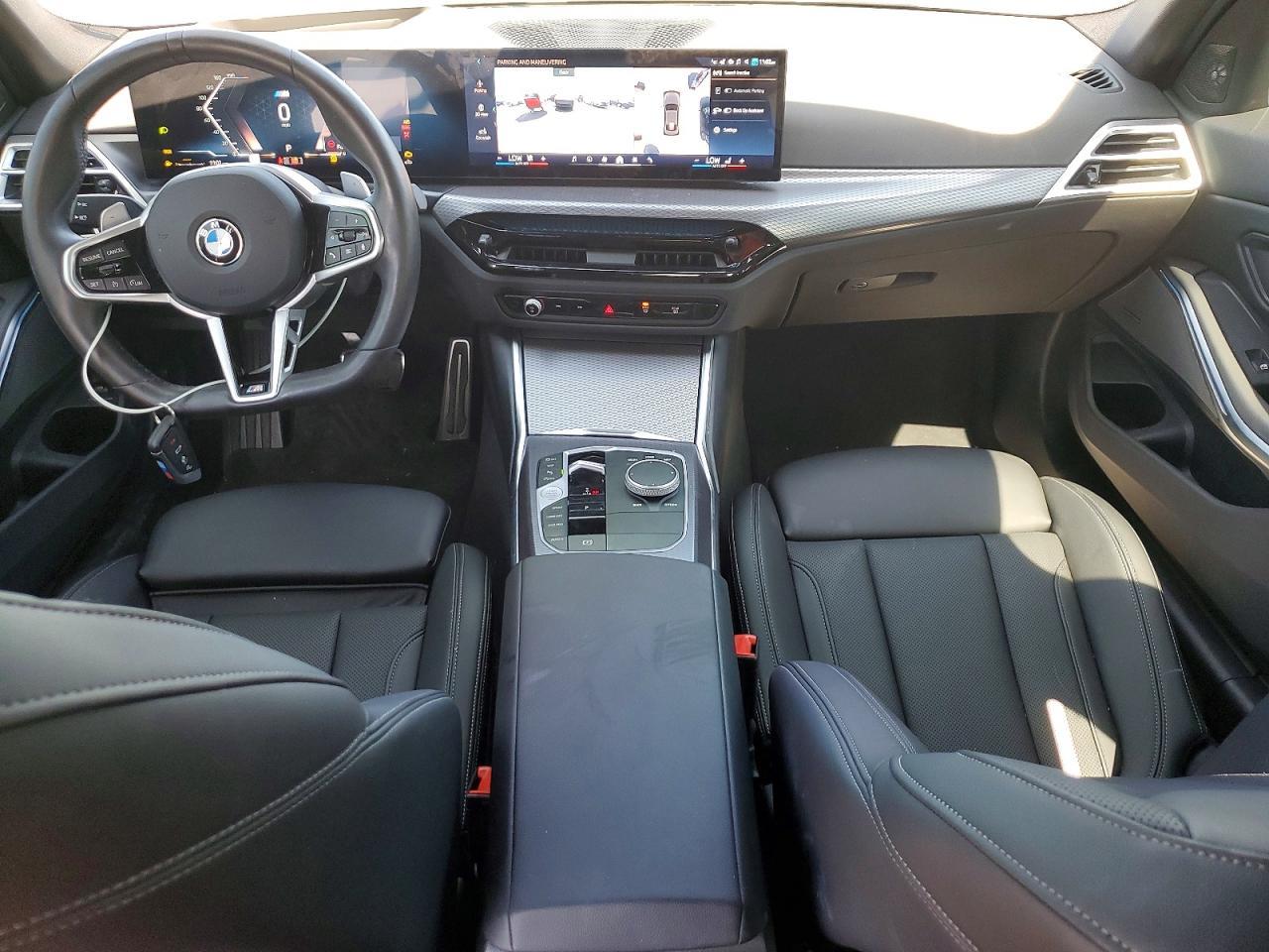 2025 BMW 330I - zdjęcie 8