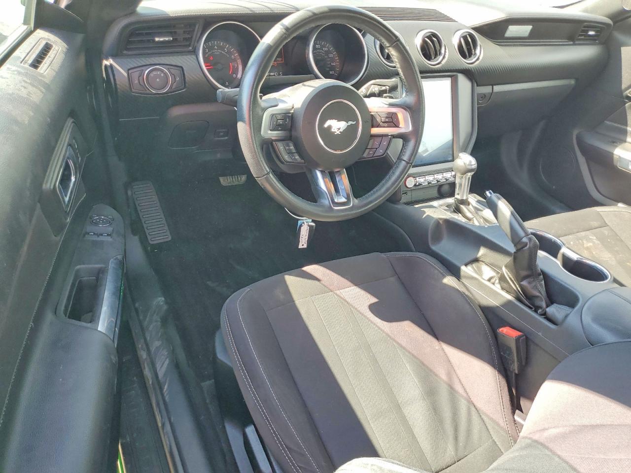 2019 Ford Mustang - zdjęcie 8