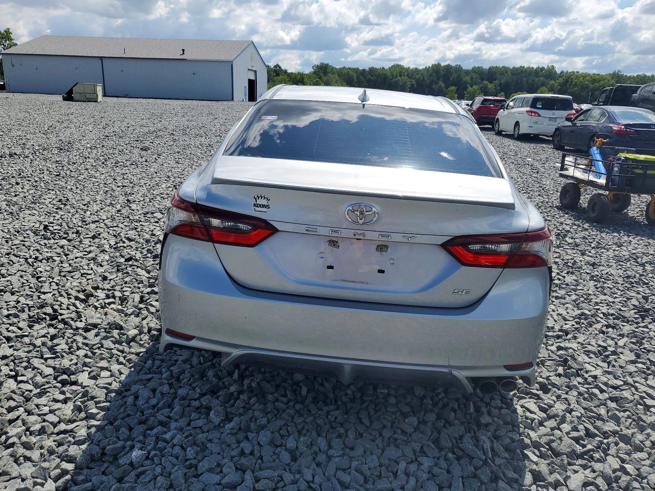 2022 Toyota Camry Se - zdjęcie 6