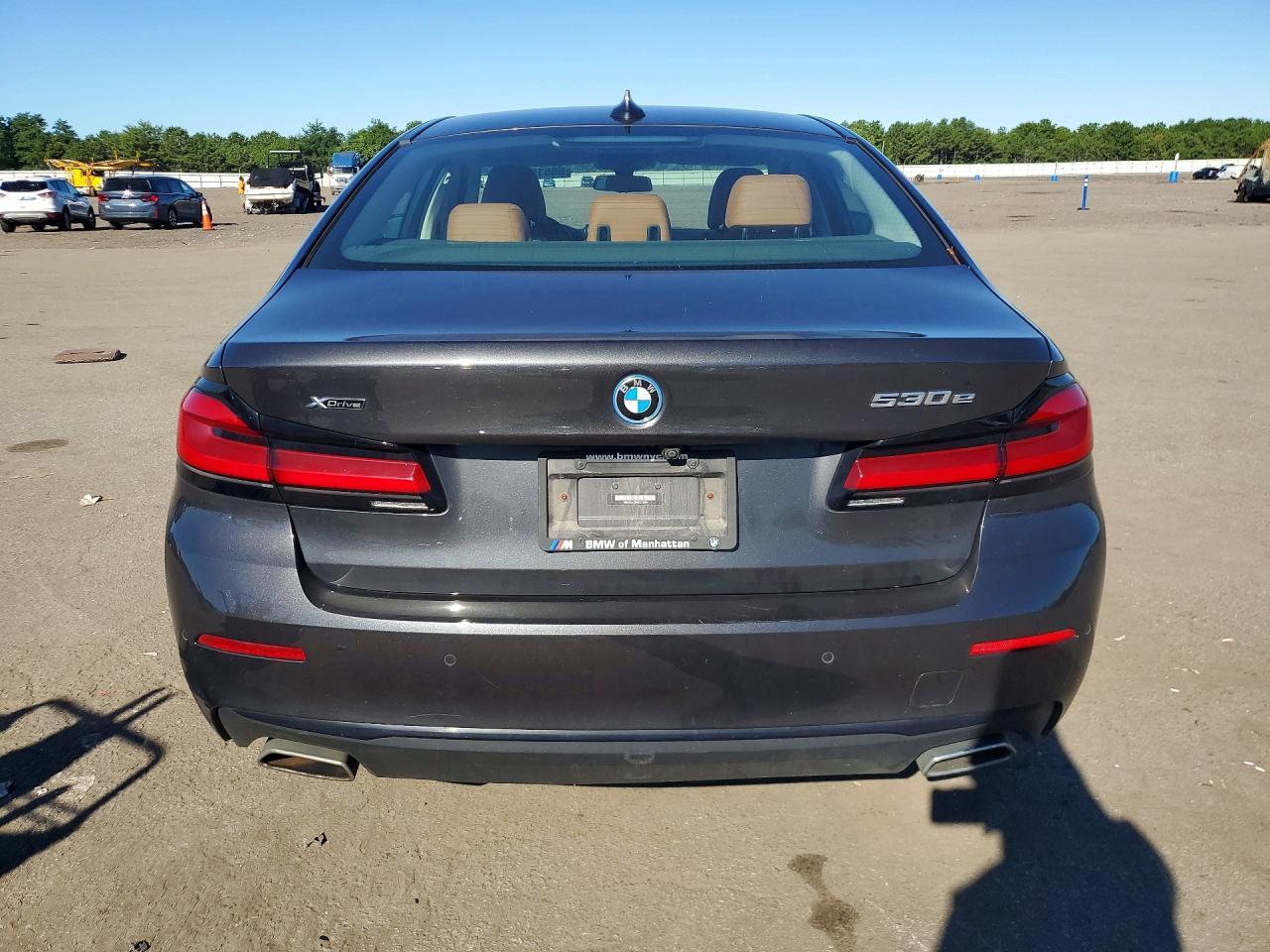 2022 BMW 530Xe - zdjęcie 6