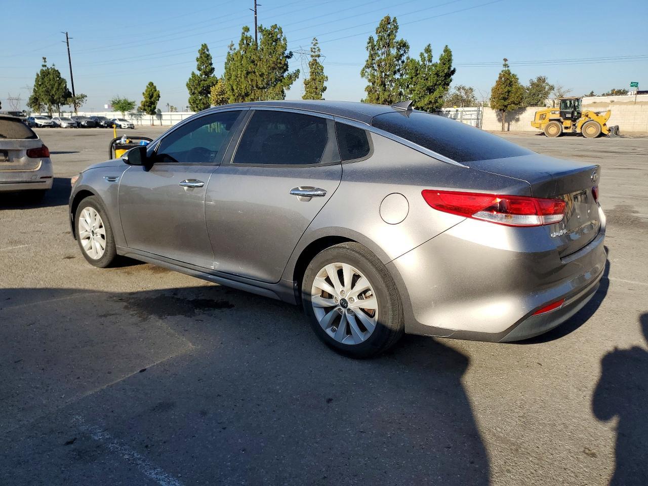 2017 Kia Optima Lx - zdjęcie 2
