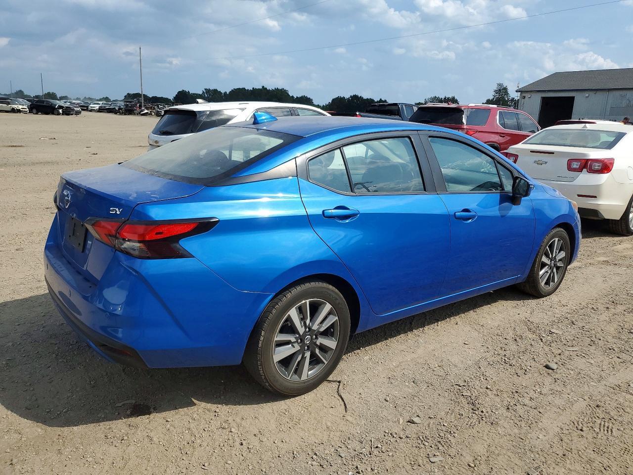 2021 Nissan Versa Sv - zdjęcie 3
