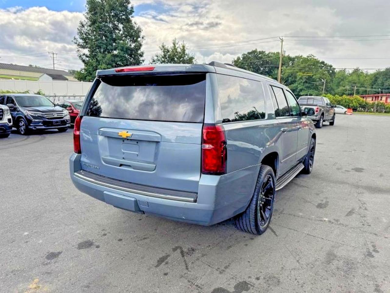 2016 Chevrolet Suburban K1500 Ltz - zdjęcie 3