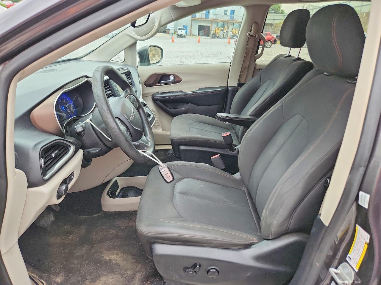 2017 Chrysler Pacifica Lx - zdjęcie 7