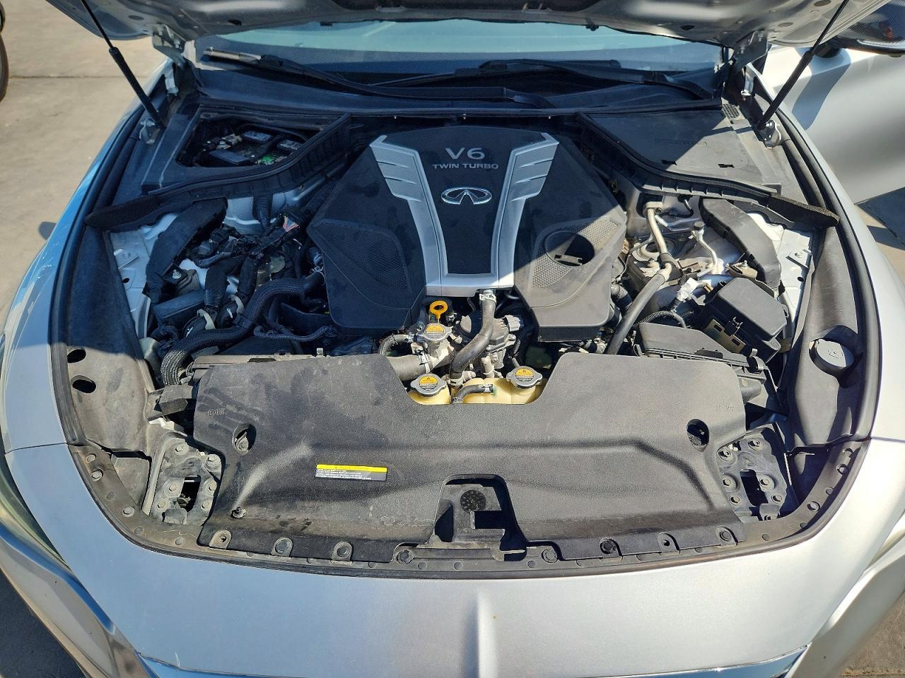 2017 Infiniti Q60 Red Sport 400 - zdjęcie 11