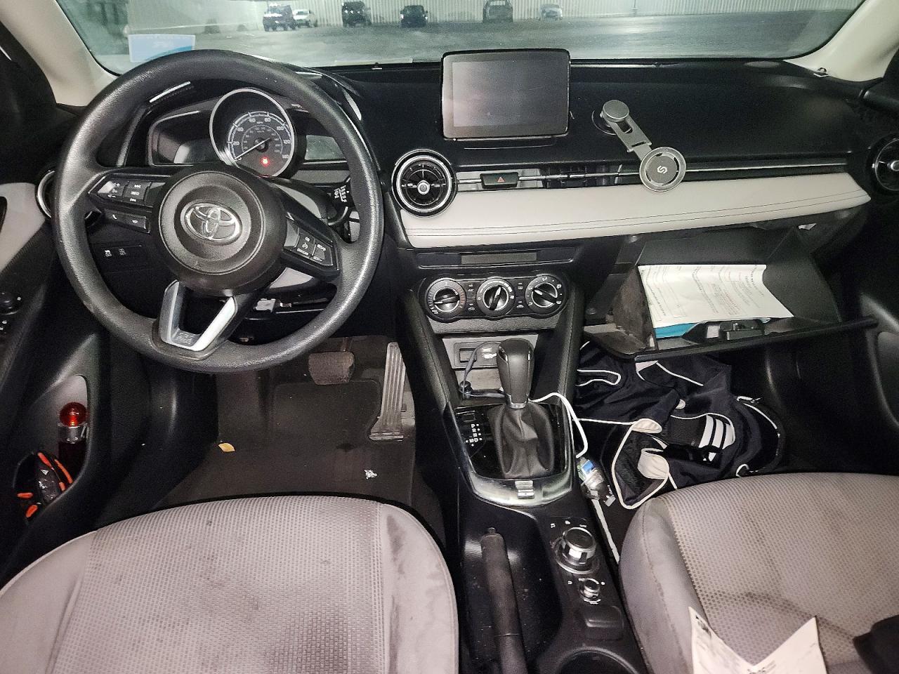 2019 Toyota Yaris Le - zdjęcie 8