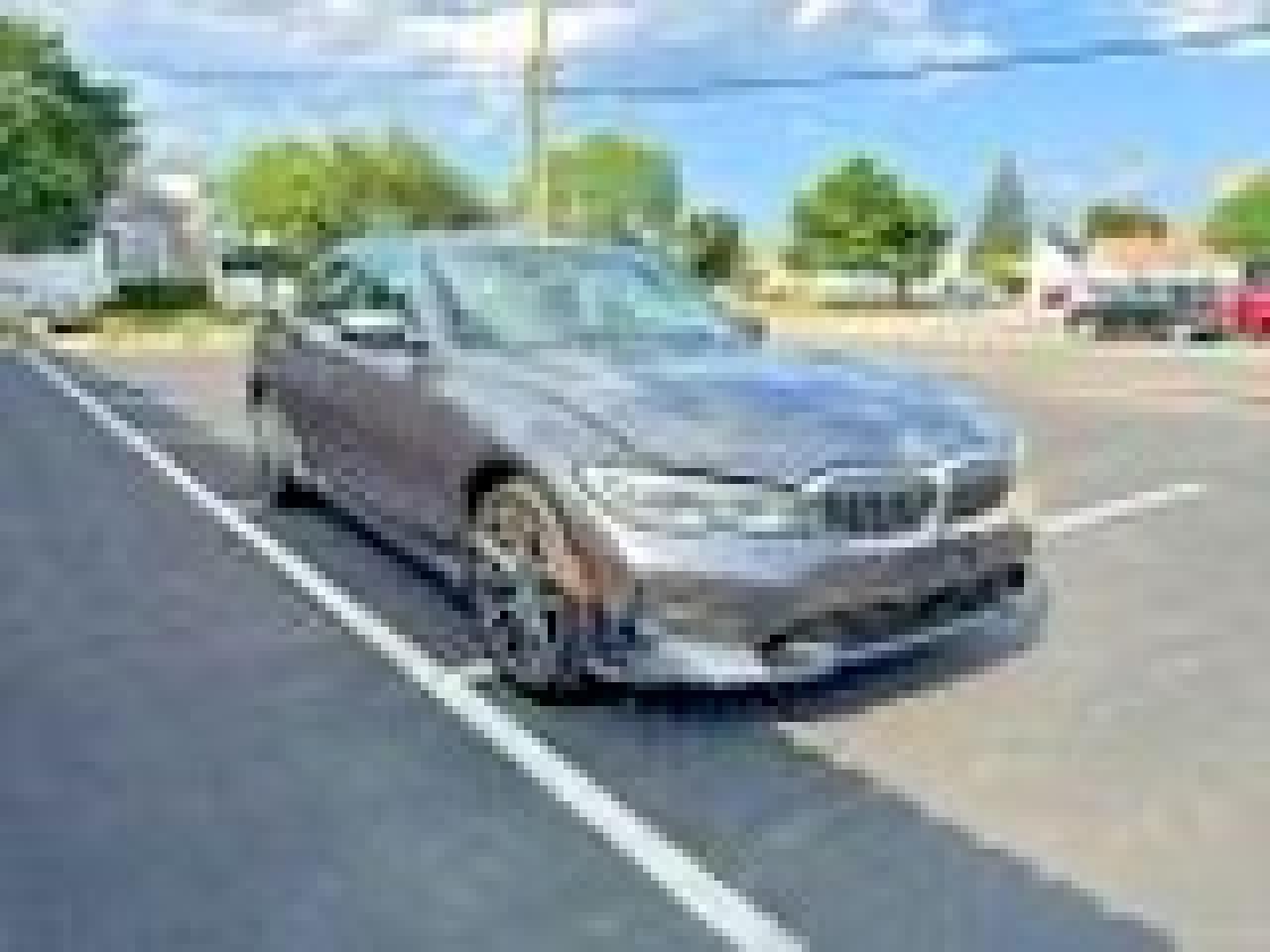2020 BMW Seria 3 330i - zdjęcie główne