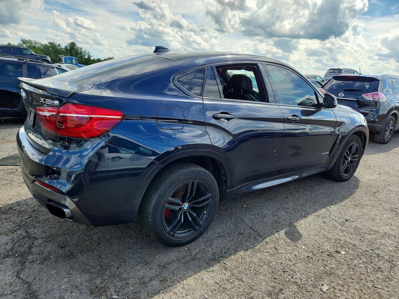 2015 BMW X6 xDrive50I - zdjęcie 3