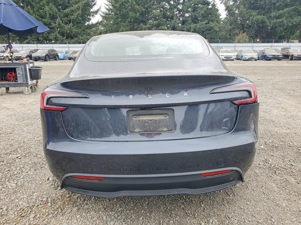 2024 Tesla Model 3 - zdjęcie 6