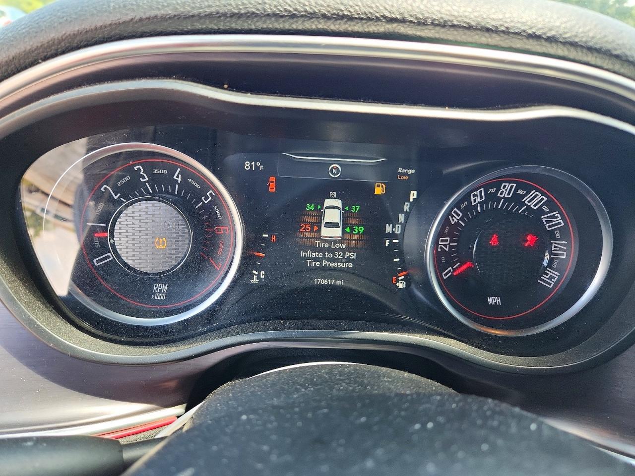 2017 Dodge Challenger R/T - zdjęcie 9