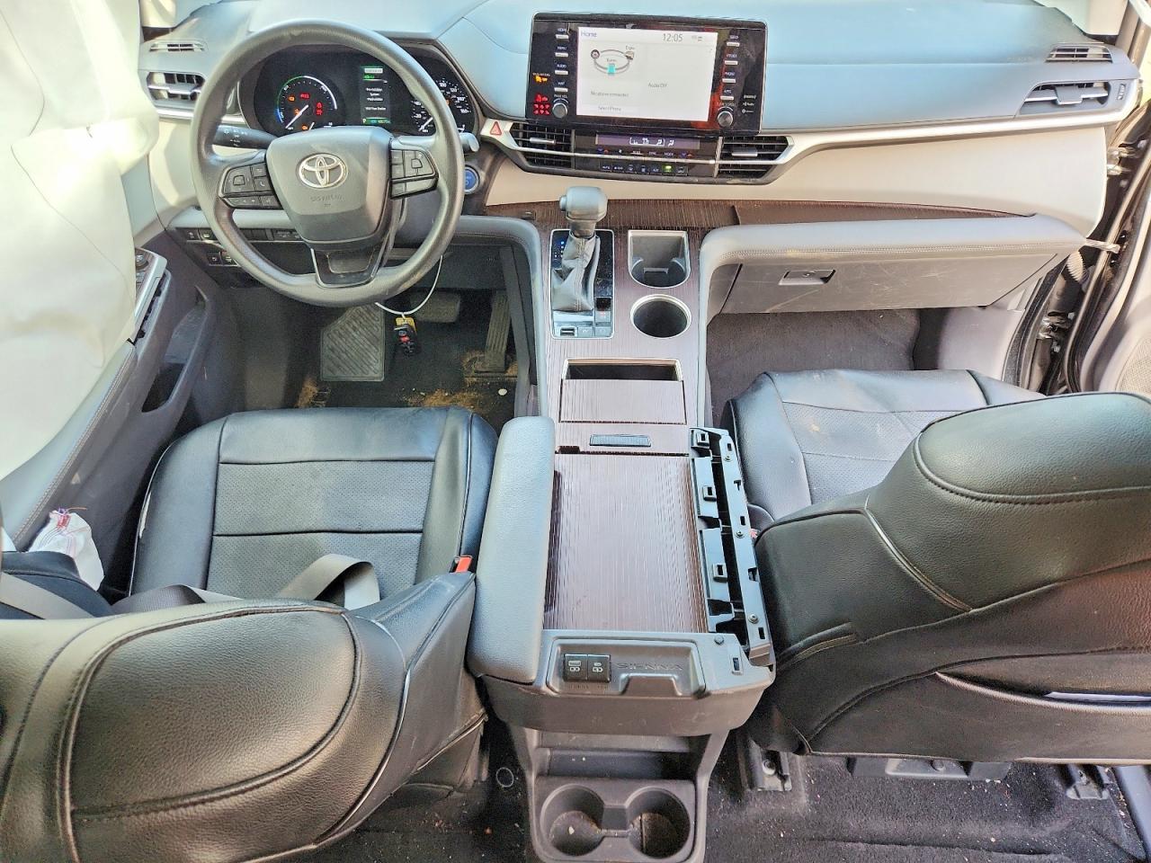 2022 Toyota Sienna Le - zdjęcie 8