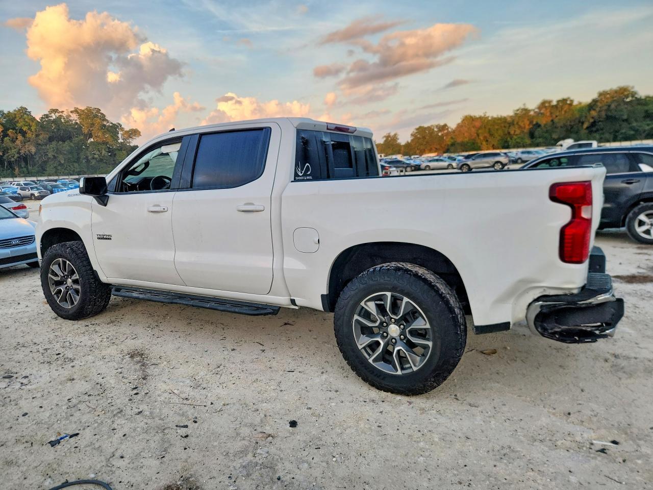 2023 Chevrolet Silverado C1500 Lt - zdjęcie 2