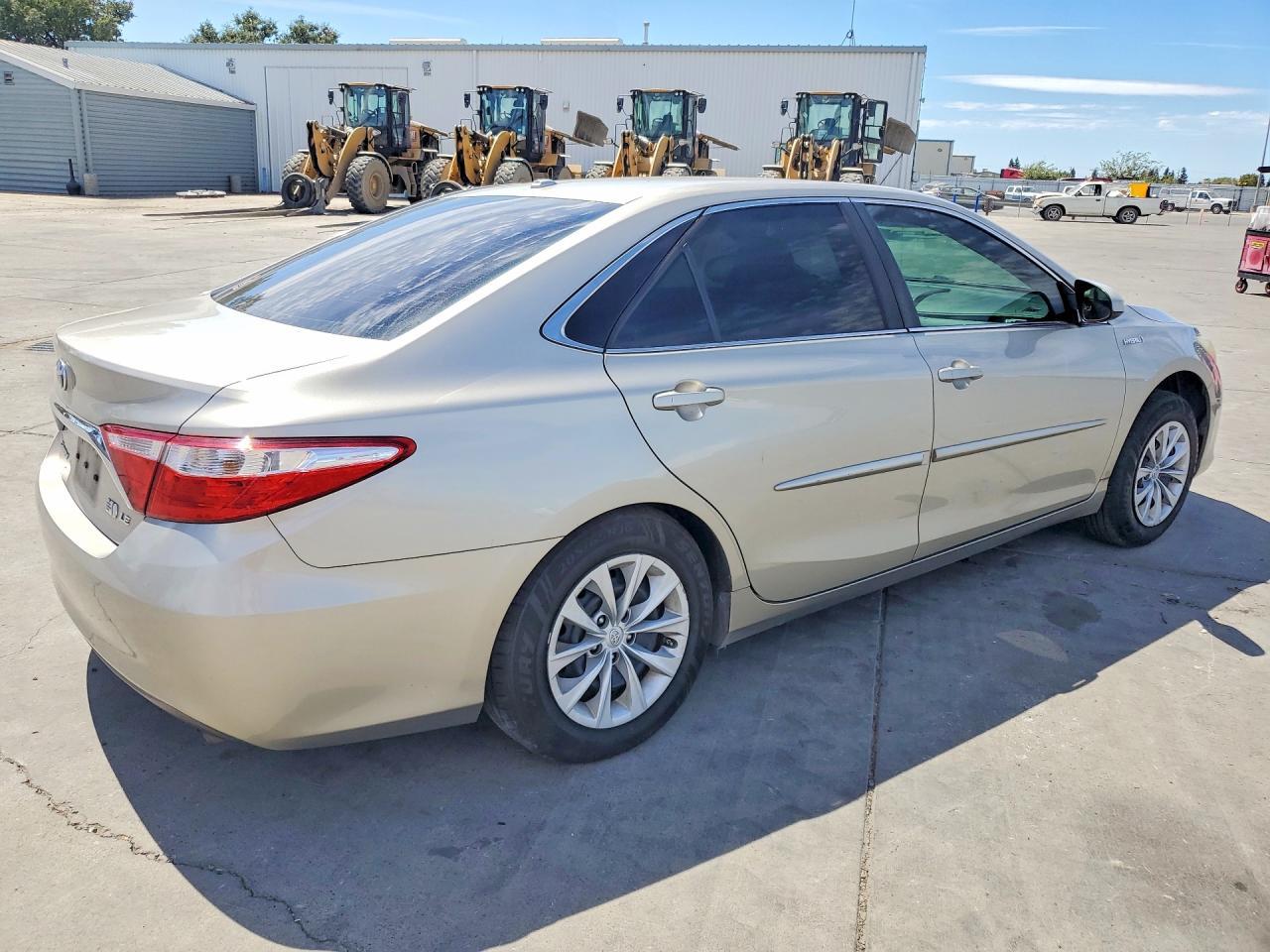 2017 Toyota Camry Hybrid Le - zdjęcie 3