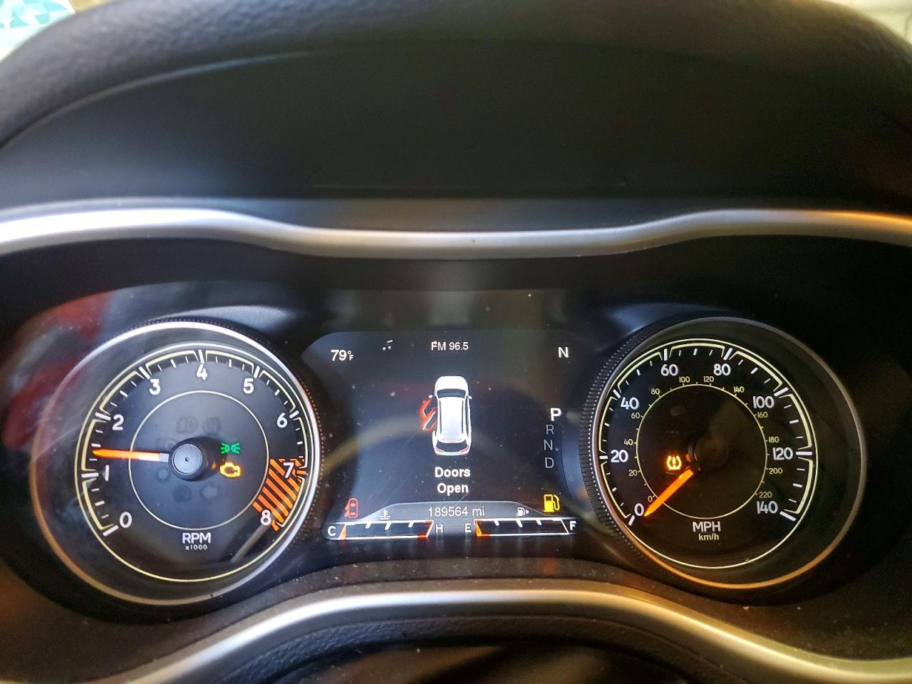 2015 Jeep Cherokee Trailhawk - zdjęcie 9